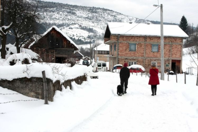 Međuentitetska linija podijelila imanja: Kuća u FBiH, štala u RS