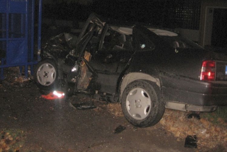 Sedam mladića povrijeđeno u sudaru, Zoran Stjepanović (19) priključen na aparate 