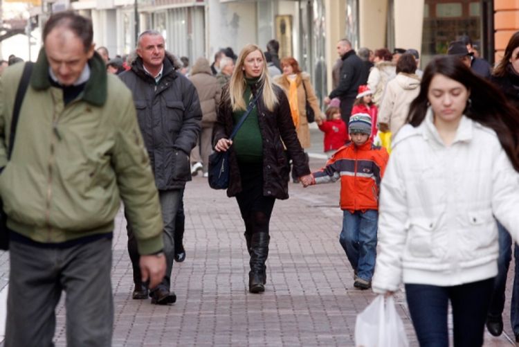 Porodiljske naknade u BiH: Poslodavci u RS plaćaju, a u FBiH izbjegavaju