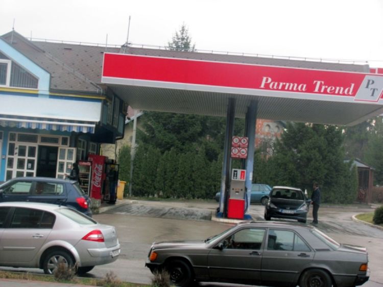 Gorjela benzinska stanica u Banjaluci (Foto)