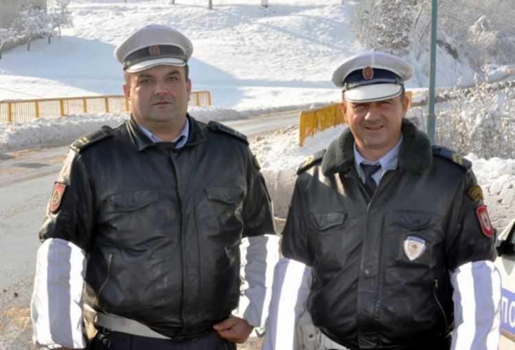 Policajci pomogli pri porođaju