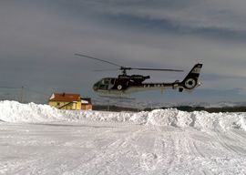 Pao sa krova dok je čistio snijeg: Potreban helikopter za spašavanje