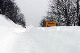 Preko prevoja Čemerno jednom kolovoznom trakom