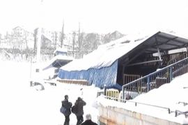 Srušio se krov zapadne tribine stadiona na Grbavici (Video)