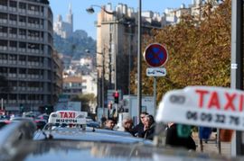 U sudaru dva autobusa 32 osobe žive izgorjele