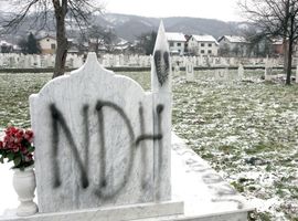 Petorica vandala skrnavila groblja 