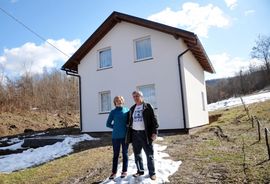 Osmočlana porodica Mulić iz Debeljaka napokon pod svojim krovom