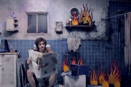 Australijski muzičar Gotje u spotu čita beogradsku Politiku (VIDEO)