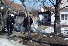 Djevojčica cijelu noć ležala pored tijela oca kojeg je ubio bivši ...