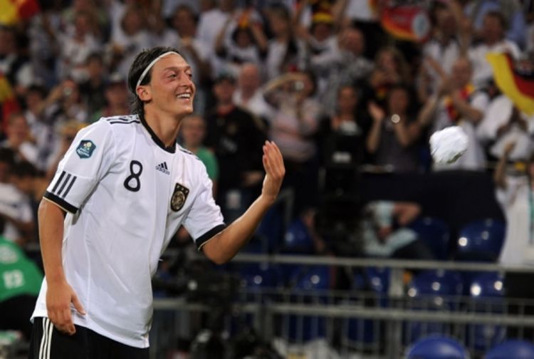 Ozil želi da ostane u Real Madridu do kraja karijere