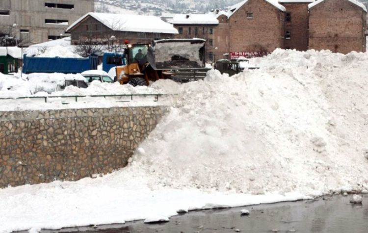 Sarajevo se sprema za novi snježni udar (FOTO)