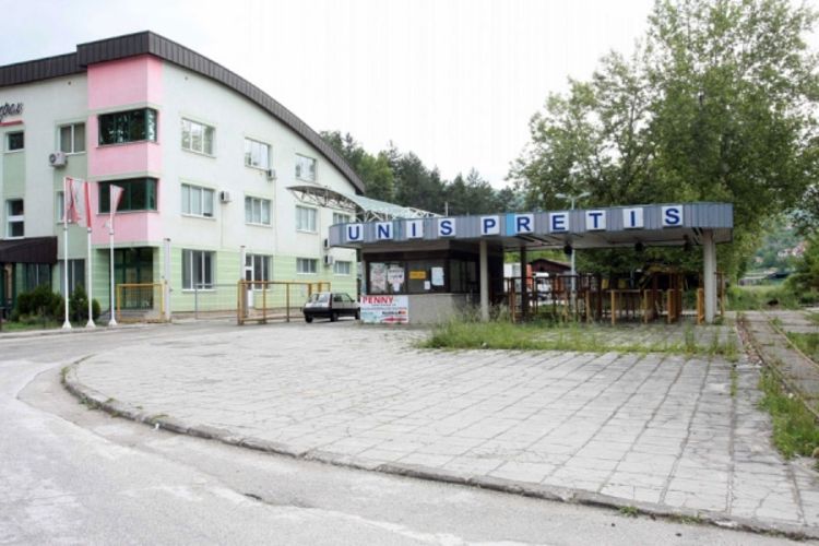 Zima poslala kućama stotine radnika