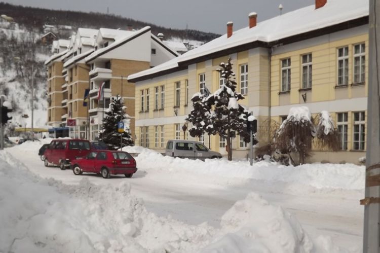 Zavait ponovo odsječen