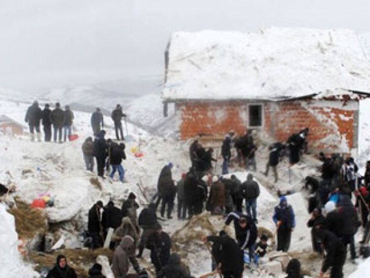 Deset žrtava lavine na Kosovu