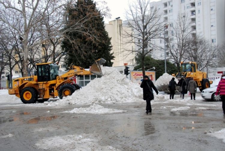 Srpsko povratničko naselje neočišćeno