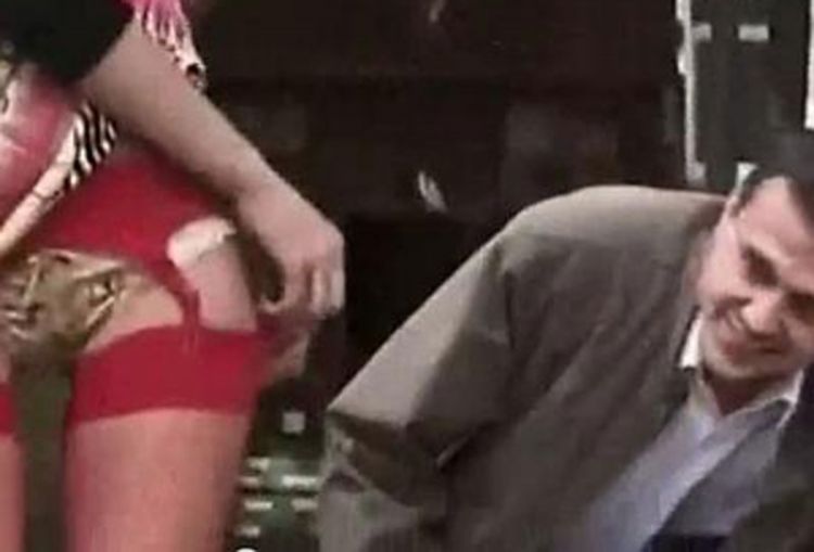 San svakog muškarca: Pomozite djevojci s halterima (+16VIDEO)