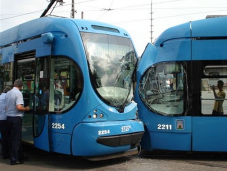 U sudaru tramvaja 14 povrijeđenih