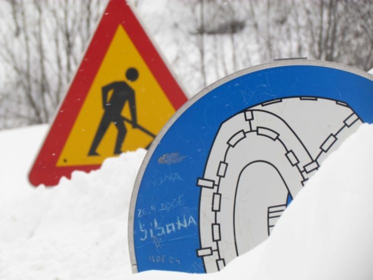 Za popravke ili zamjene saobraćajnih znakova 100.000 KM