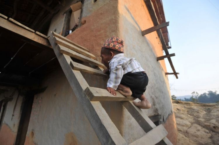 Nepalac tvrdi da je najniži čovjek na svijetu (Foto)