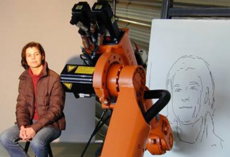 Osmišljen Robotičeli