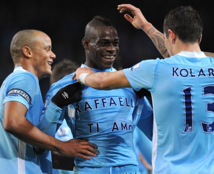 Baloteli zaljubljen, Džeko strijelac