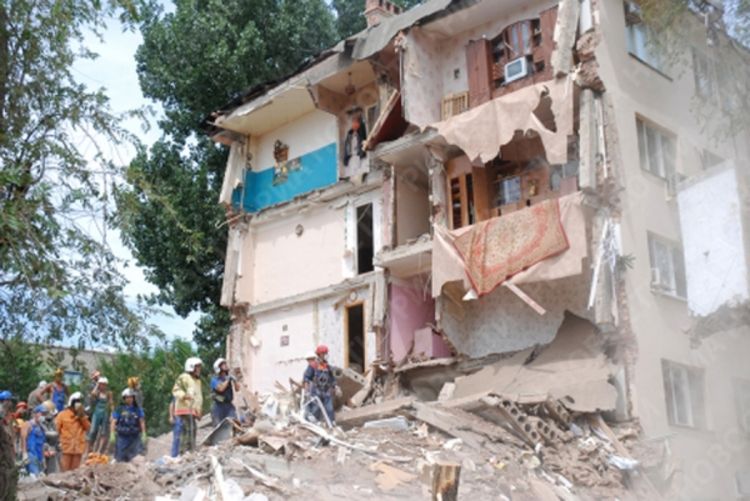 Najmanje 11 lica nestalo prilikom rušenja zgrade
