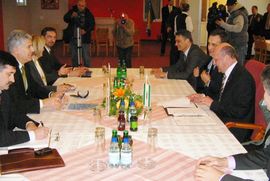 U Odžaku počeo sastanak HDZ BiH i SDA