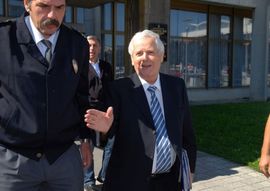 Babu sutra dočekuju hiljade pristalica