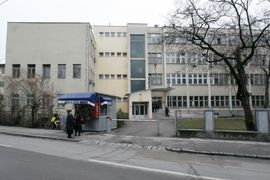 Prijetila sudiji da će je polomiti