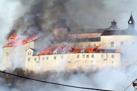Djeca zapalila srednjovjekovni zamak (Video)