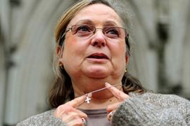 Vlada naredila da radnici ne nose krstove