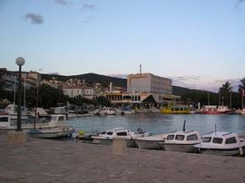 Kuvari i konobari na Jadranskom primorju zarađuju do 3.000 KM