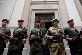 Egipatska vojska ne dopušta kontrolu nad svojom biznis imperijom