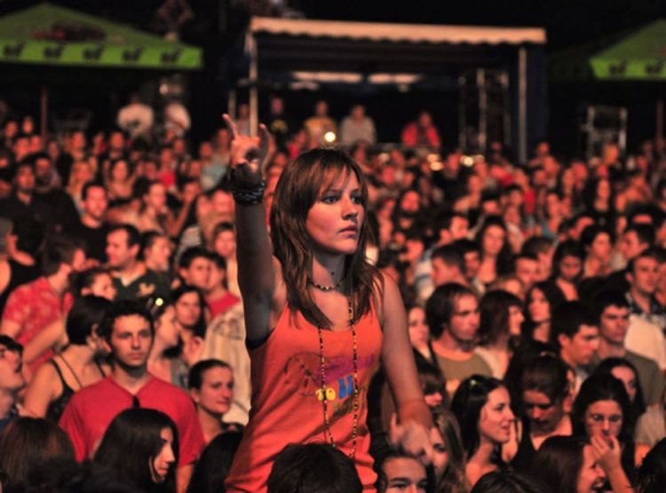 Demofest preživio