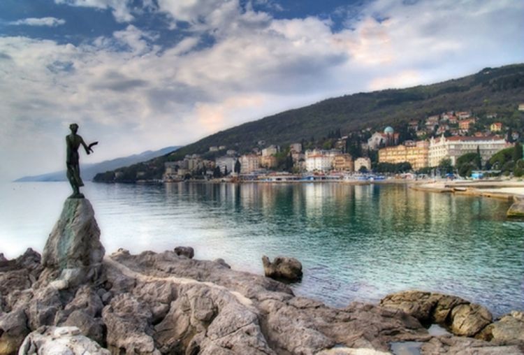Opatija pred bankrotom
