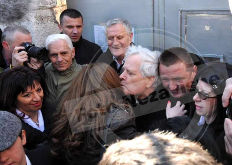 Babo na slobodi: Danas sam ponovo postao punoljetan (FOTO, VIDEO) - Iz minuta u minut