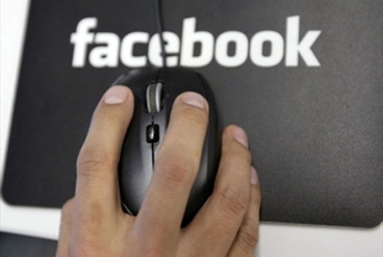 Otkrile na Facebooku da su udate za istog muškarca