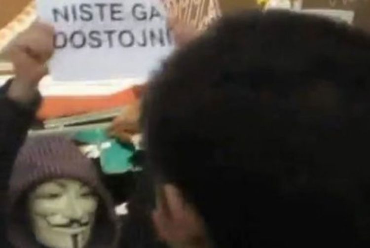 Anonimus na godišnjici Đinđića: Niste ga dostojni (VIDEO)