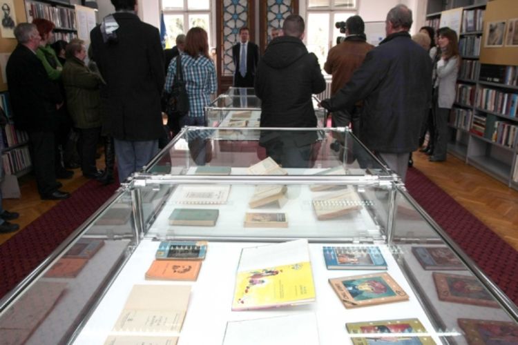 Izložba posvećena Čarlsu Dikensu otvorena u NUB BiH u Sarajevu