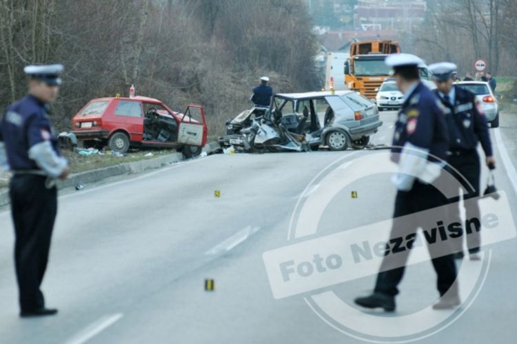 Saobraćajka na ulazu u Banjaluku: Vozač juga bori se za život (FOTO)