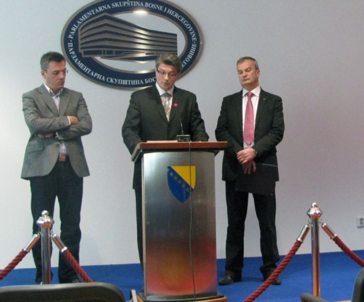 Tadić: BiH može poslužiti kao primjer za rješavanje konflikata