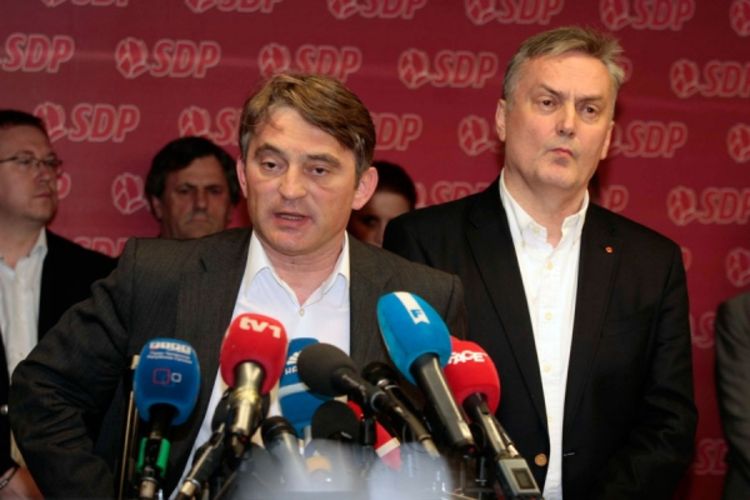 Željko Komšić ipak ostaje na svim funkcijama u SDP-u