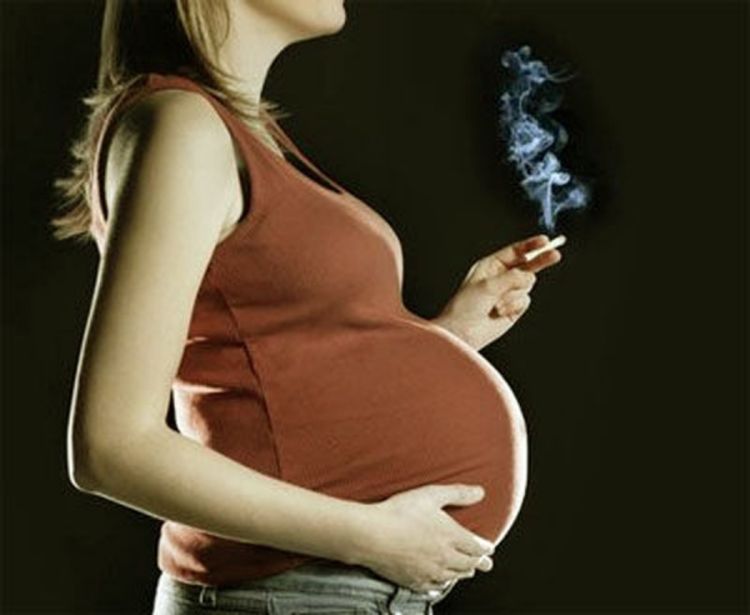 Ukrajina: Kazne za trudnice koje zapale cigaretu