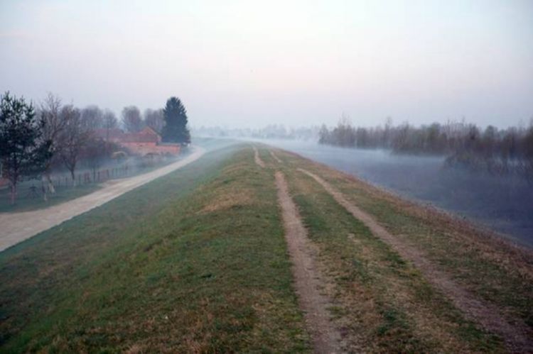 Gradiška: Gori deponija, otrovni dim nad naseljima (FOTO)