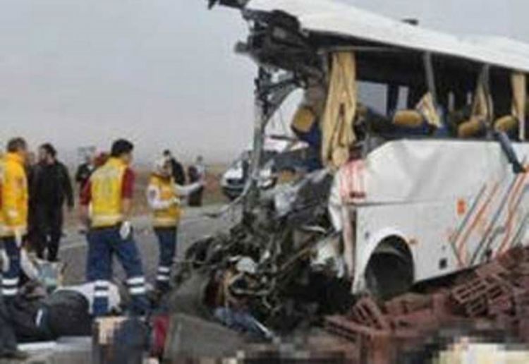 Autobus sletio u klisuru: 19 ljudi poginulo, 32 povrijeđeno