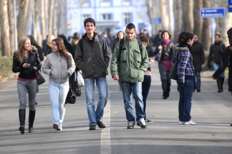 Potpisani ugovori sa studentima drugog i trećeg ciklusa