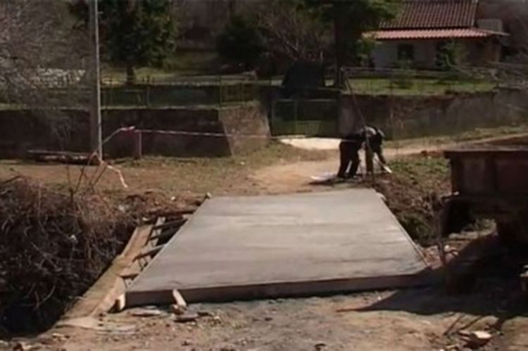 Niški političar otvorio brvno: Niko nije napravio više mostova od mene (VIDEO)