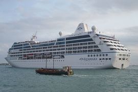 Brod koji je nekontrolisano plutao stigao u luku