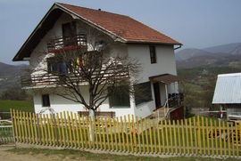 Zbog neuzvraćene ljubavi Miloš Salamadija ranio petoro i ubio se