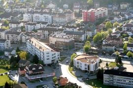 Laktaši: Hoće da zabrane kretanje maloljetnika noću